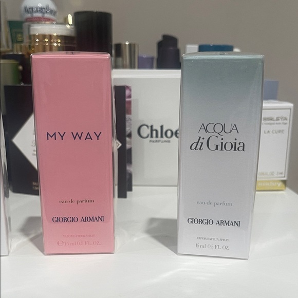 4 item bundle Giorgio Armani Fragrance Set with Black, Blue, and Pink Packaging - Picture 3 of 3